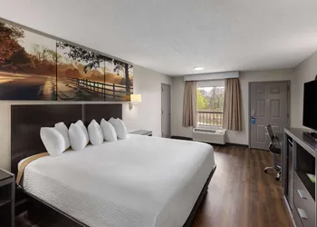 Days Inn by Wyndham Childersburg/Sylacauga hotel thumbnail 5