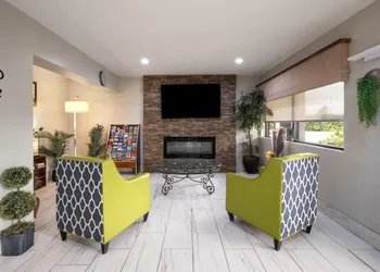 Days Inn by Wyndham Anderson hotel thumbnail 4