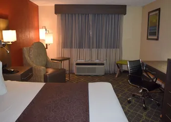 American Inn & Suites West Memphis I-40/I-55 hotel thumbnail 3