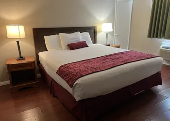 Hometown Inns North Hills hotel thumbnail 3