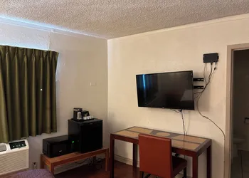 Hometown Inns North Hills hotel thumbnail 8