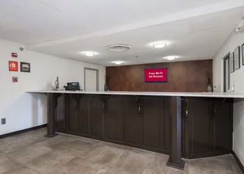Red Roof Inn PLUS+ & Suites Opelika hotel thumbnail 2