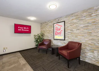 Red Roof Inn PLUS+ & Suites Opelika hotel thumbnail 5