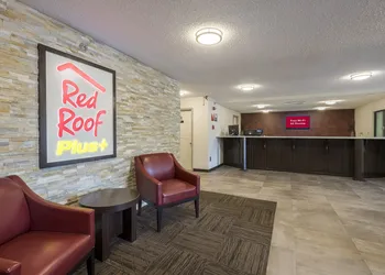 Red Roof Inn PLUS+ & Suites Opelika hotel thumbnail 7