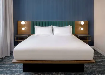 DoubleTree Suites by Hilton Hotel Mt. Laurel hotel thumbnail 7