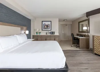 DoubleTree by Hilton Denver - Thornton hotel thumbnail 4