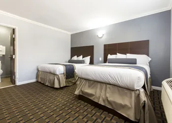 Hollywood Palms Inn and Suites hotel thumbnail 3