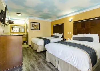 Hollywood Palms Inn and Suites hotel thumbnail 8