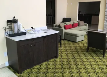 Days Inn & Suites by Wyndham Rochester Hills MI hotel thumbnail 2