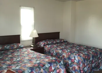 Point 1 Motel hotel thumbnail 2