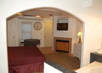 Point 1 Motel hotel thumbnail 6