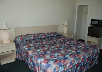 Point 1 Motel hotel thumbnail 8