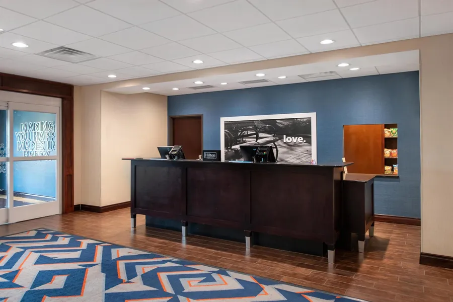 Hampton Inn & Suites Harvey/New Orleans West Bank hotel detail image 2