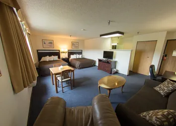 Super 8 by Wyndham Williams Lake BC hotel thumbnail 6