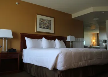 Foxwood Inn & Suites hotel thumbnail 6