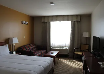 Foxwood Inn & Suites hotel thumbnail 8