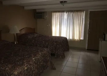 La Fontana Motel hotel thumbnail 5