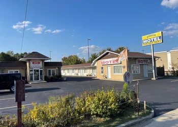 Wayfare Motel hotel thumbnail 2