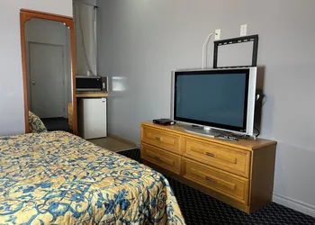 Wayfare Motel hotel thumbnail 5