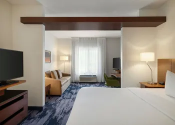 Fairfield Inn & Suites Bristol hotel thumbnail 3