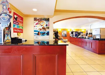 La Quinta Inn by Wyndham Orlando International Drive North hotel thumbnail 2