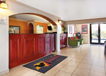 La Quinta Inn by Wyndham Orlando International Drive North hotel thumbnail 3