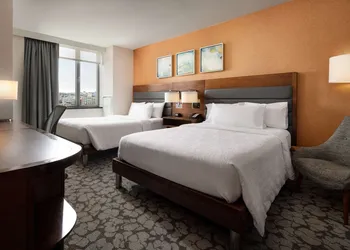 Hilton Garden Inn Long Island City New York hotel thumbnail 8