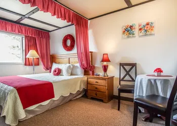 Gables Motel hotel thumbnail 6