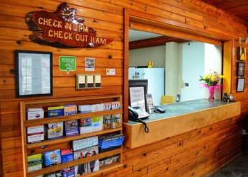 Radium Chalet hotel thumbnail 4