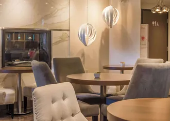 Les Suites Victoria, an Ascend Collection Hotel hotel thumbnail 3