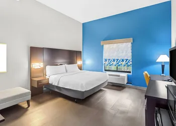 Holiday Inn Express Hotel & Suites Cross Lanes by IHG hotel thumbnail 6