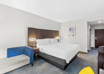 Holiday Inn Express Hotel & Suites Cross Lanes by IHG hotel thumbnail 8