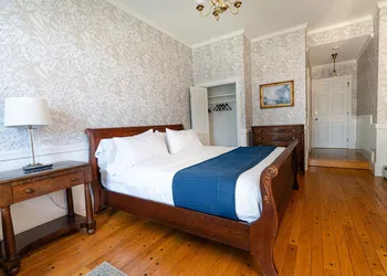 Homeport Inn and Tavern hotel thumbnail 8