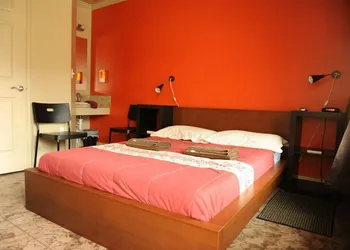 Camelot Inn at Honeyville hotel thumbnail 4