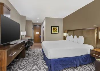 Best Western Plus Williston Hotel & Suites hotel thumbnail 8