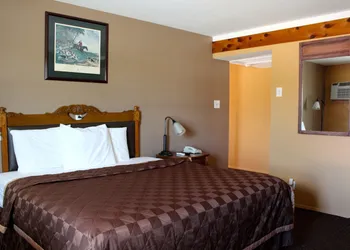 Executive Inn and Suites hotel thumbnail 4