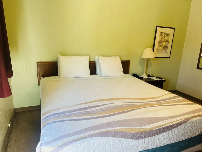 Budget INN hotel detail image 2