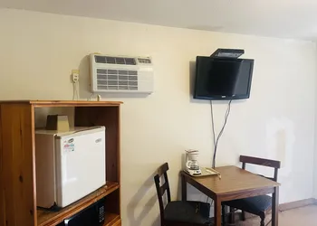 Budget INN hotel thumbnail 5