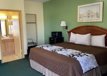 Relax Inn hotel thumbnail 5