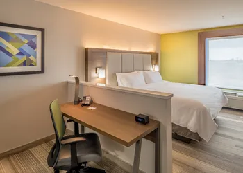 Holiday Inn Express & Suites N Waco Area - West by IHG hotel thumbnail 5