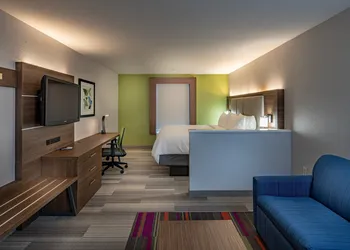Holiday Inn Express & Suites N Waco Area - West by IHG hotel thumbnail 7