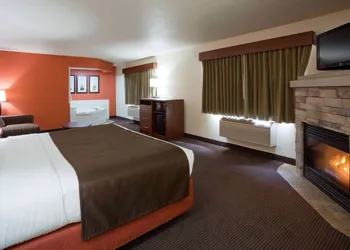 AmericInn by Wyndham Grafton hotel thumbnail 6