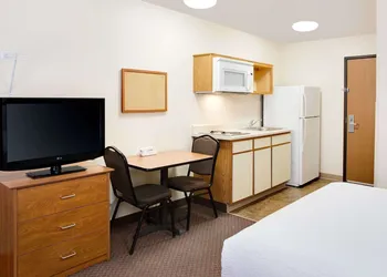 WoodSpring Suites Fort Wayne hotel thumbnail 8