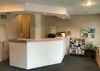 Economy Lodge hotel thumbnail 2