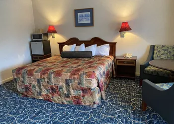 Economy Lodge hotel thumbnail 5