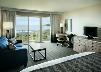 Beachfront Inn hotel thumbnail 8
