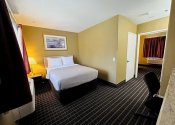 Quality Inn & Suites Westminster Seal Beach hotel thumbnail 4