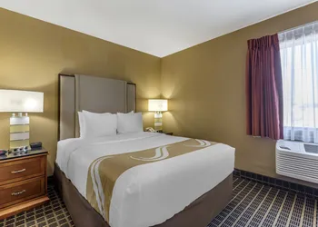 Quality Inn & Suites Westminster Seal Beach hotel thumbnail 5