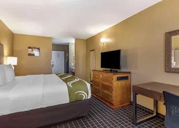 Quality Inn & Suites Westminster Seal Beach hotel thumbnail 8