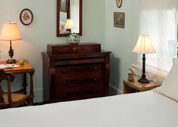Devereaux Shields House hotel thumbnail 4